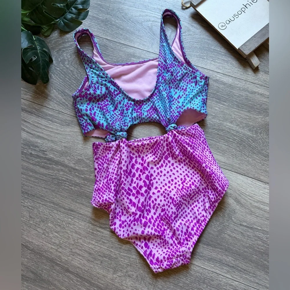 More Than Magic Snake Print One Piece Knotted Keyhole Cut Out Monokini. Size 7/8